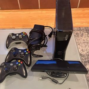 XBOX 360S Game Bundle